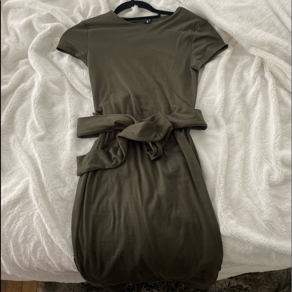 Super flattering army green dress